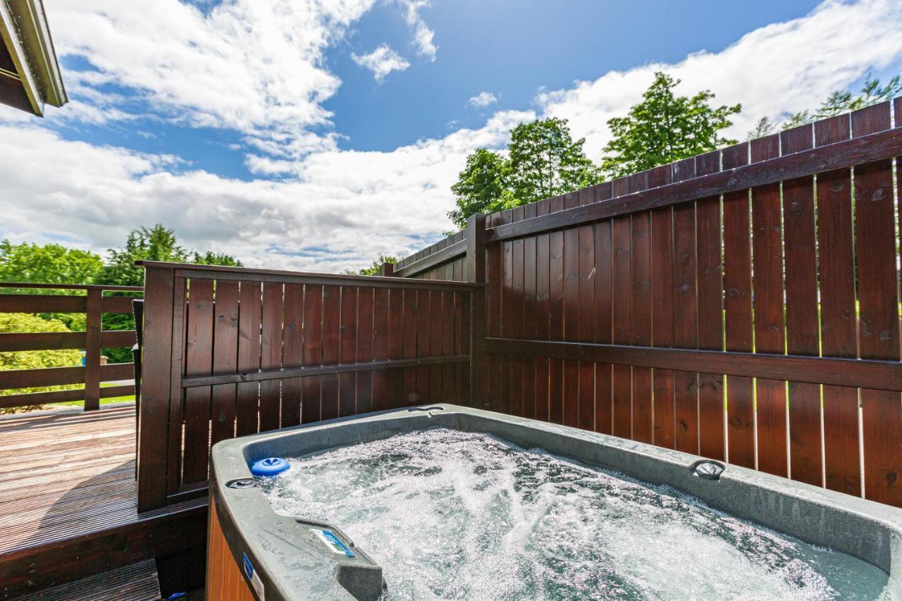 Bluebell Lodge 9 With Hot Tub Ньютон-Стьюарт Екстер'єр фото
